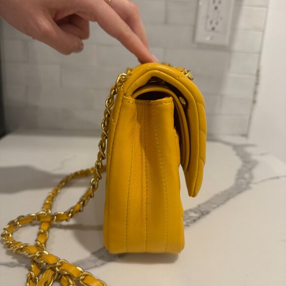 Chanel Yellow Lambskin Medium Classic Double Flap Shoulder Bag 10884668 - Picture 9 of 16